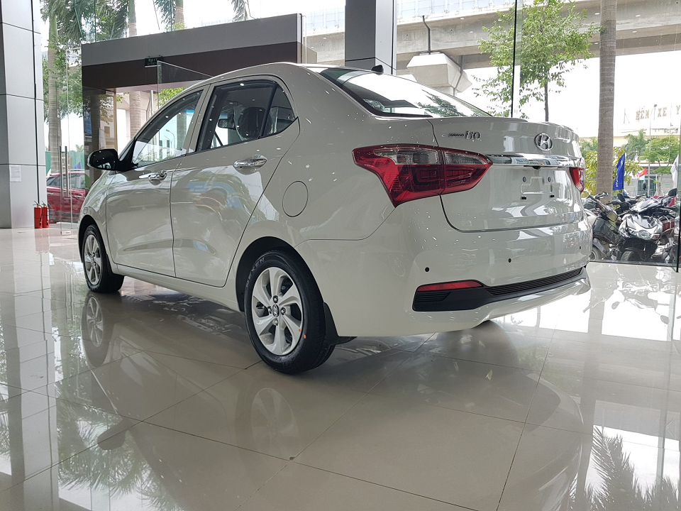 hyundai i10 sedan 1.2 AT số tự động