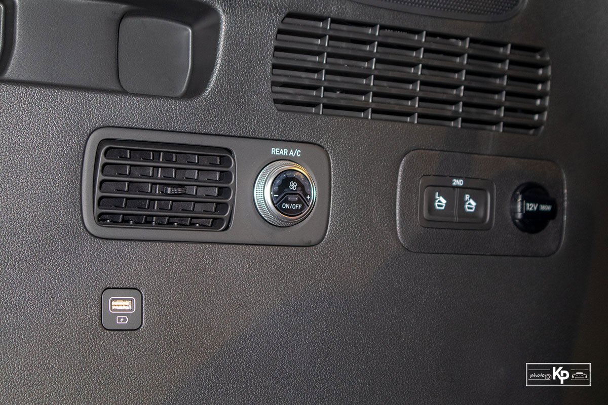 Ảnh Ổ sạc xe hyundai Santa Fe 2021